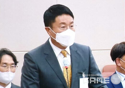 국감에 출석한 윤구 애플코리아 대표, 사진=게임와이 DB