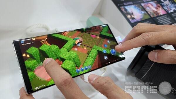 모바일게임 원더러스. 전혀 어질감이 없다