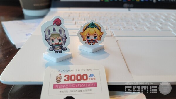 박스를 열면 귀여운 캐릭터가...게임 쿠폰 코드도...