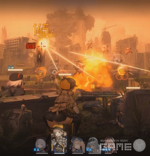  1인 기반 전투로 개발됐지만 5인 동시 전투로 변경