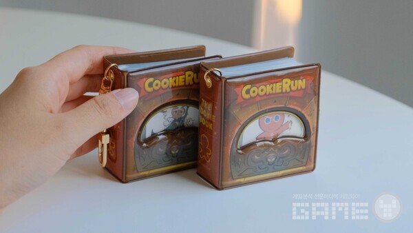 쿠키런 킹덤 X CU_띠부띠부 미니씰북, 사진=데브시스터즈