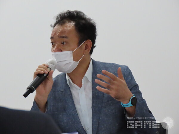 "게임 과몰입은 지식착각"이라며 열변을 토하는 이락디지털연구소 이장주 소장