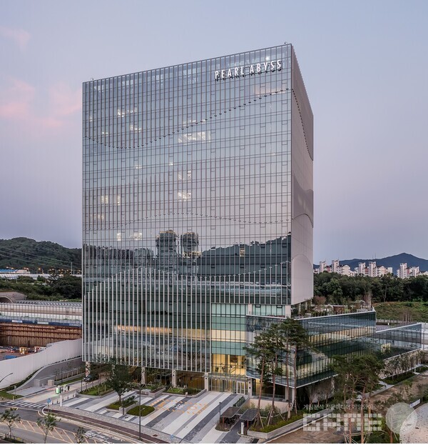 과천 신사옥 '홈 원' 외관 이미지 /펄어비스