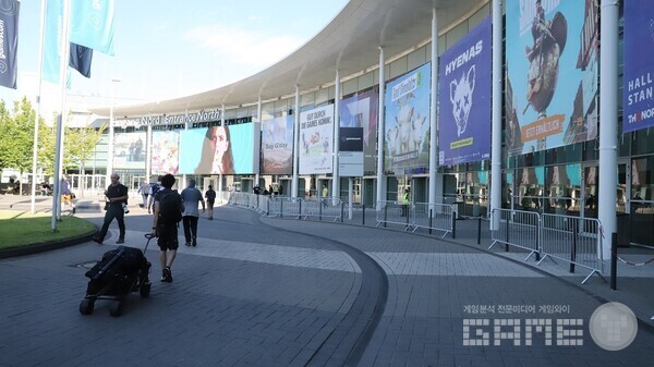 게임스컴 2022가 열린 독일 쾰른 메세 입구 / 크래프톤