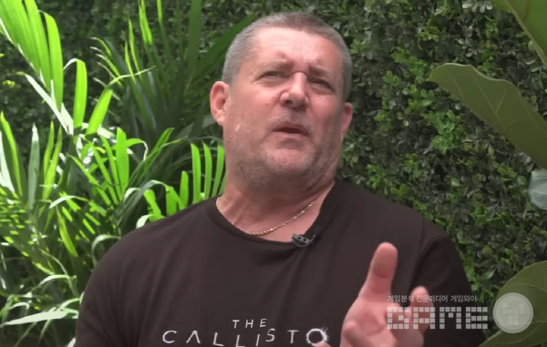 글렌 스코필드 /IGN 인터뷰 영상 갈무리