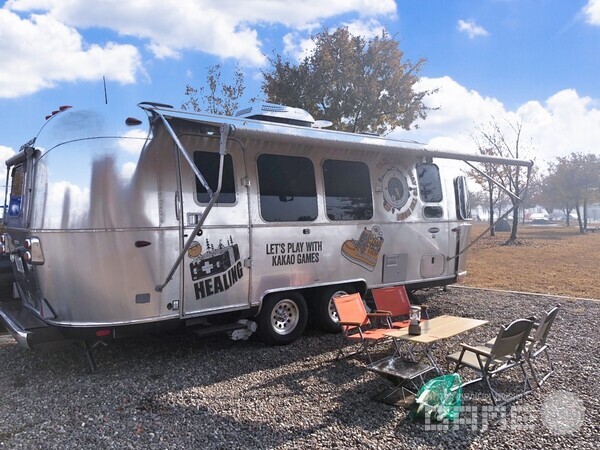 캠핑 트레일러 /카카오게임즈