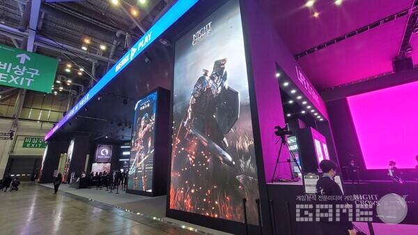 위메이드 부스에서 규모있게 자리한 '나이트 크로우' /게임와이 촬영