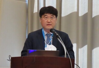 개회사 중인 황성기 의장