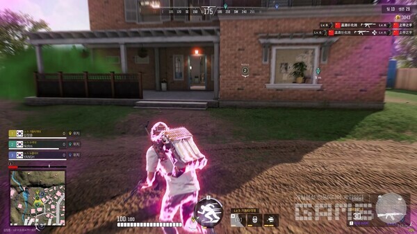 기동타격대로 목표한 집에 침투하는 모습 / 게임와이 촬영 