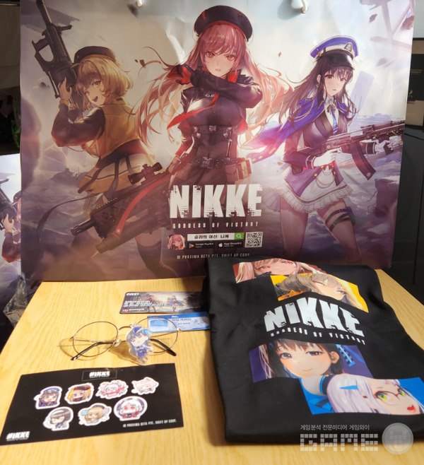 지스타에서 나눠준 니케 굿즈 /공식 라운지(홍련과함께술을)