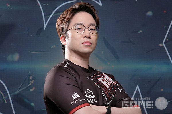 1985년생 '무릎' 배재민, 사진 = roxgaming 페이스북