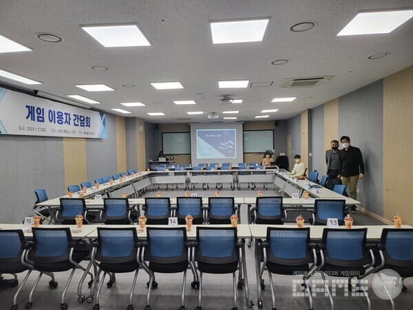 도착했을 당시 간담회 현장 / 게임와이 촬영