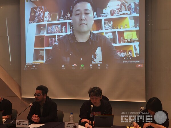 이날 인터뷰를 위해 철권 8의 핵심 개발진들이 플레이엑스포에 방문했다. 아쉽게도 이케다 디렉터는 화상으로 참여했다. / 게임와이 촬영 