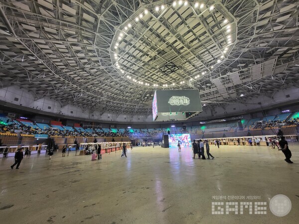 일요일은 출근 이슈로 인해 코스프레 퍼레이드를 보고가지는 못했다 / 게임와이 촬영