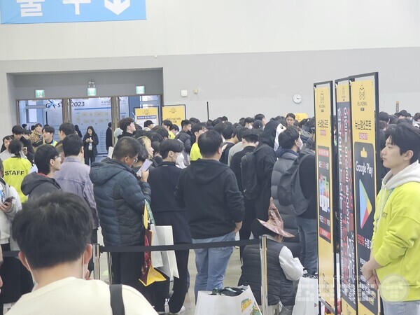 많은 사람 대비 관리 인원이 많이 불편한 점은 없어 보인다. /게임와이 촬영