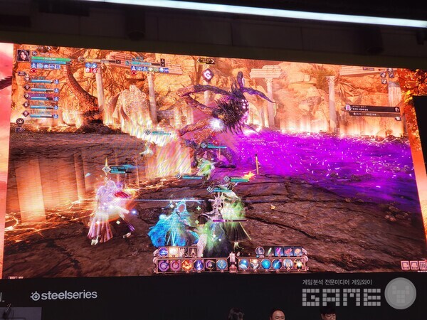 보라색 표시가 있는 이용자에게 브레스를 발사한다 / 게임와이 촬영