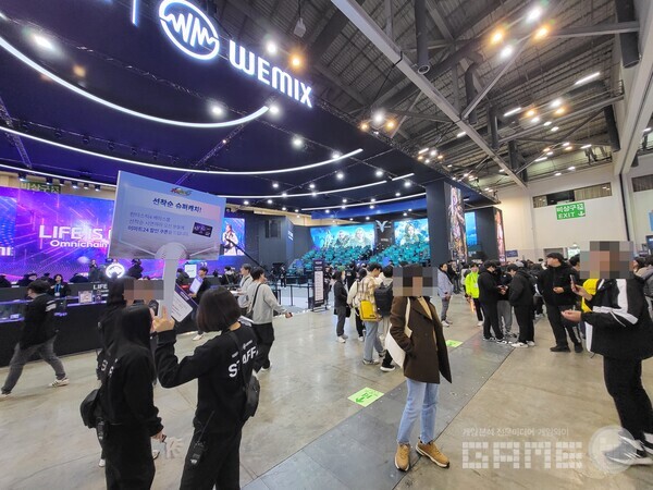 다양한 이벤트가 진행된 위메이드 부스 / 게임와이 촬영