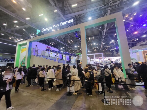 지스타에서 공개된 쿠키런: 모험의 탑의 대기열 / 게임와이 촬영 