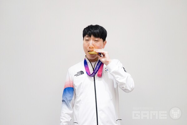 항저우 아시안게임 스트리트 파이터 V 김관우 금메달 /e스포츠협회