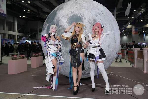 신, 구 캐릭터의 조화가 느껴진 붕괴 3rd 코스어 / 게임와이 촬영