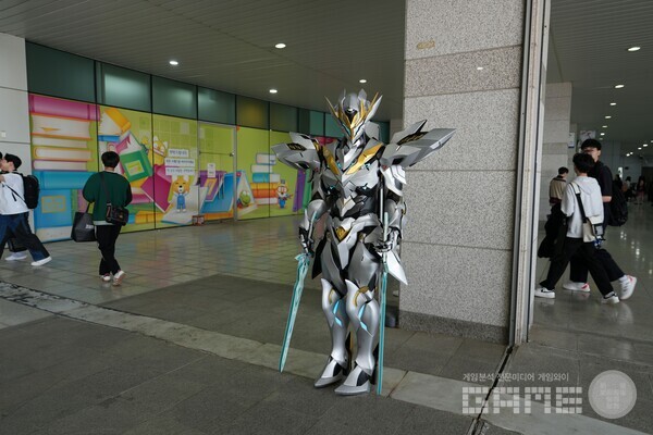 지금떠나면아무도다치지않는다그렇지않으면~ / 게임와이 촬영