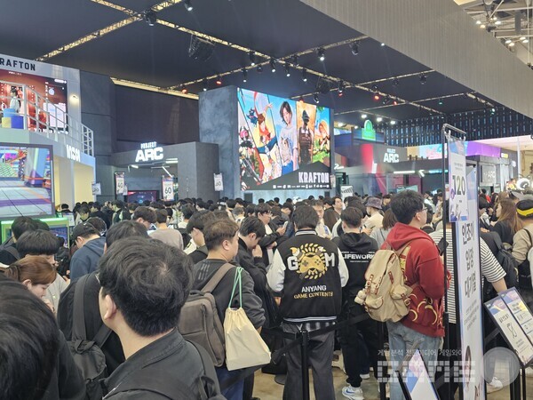 120분은 기본으로 넘기는 크래프톤 인조이 부스 /게임와이 촬영