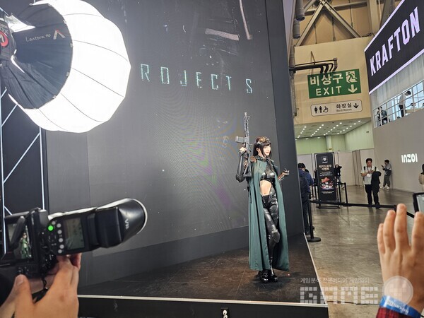 라이온하트 프로젝트S에 등장하는 캐릭터 코스어 /게임와이 촬영