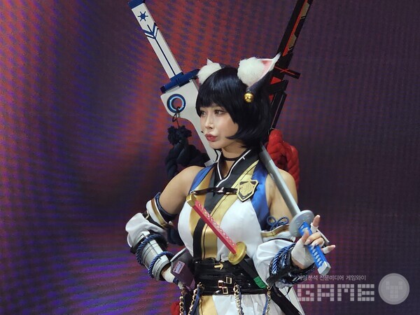 웹젠 테르비스 부스의 코스어 /게임와이 촬영