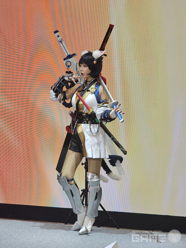 웹젠 테르비스 부스의 코스어 /게임와이 촬영