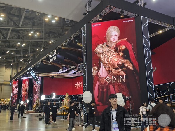 거대한 위용을 풍기는 지스타 2024 라이온하트 부스 /게임와이 촬영