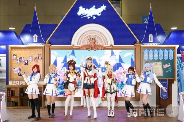  (왼쪽부터) 캐릭터 엠버, 다이앤, 호청, 힐다, 베아트리스, 나은, 미유키. ‘프로젝트 C’의 개성 넘치는 캐릭터로 깜짝 변신한 7명의 코스프레 모델들이 포즈를 취하고 있다.  프로젝트C /라이온하트