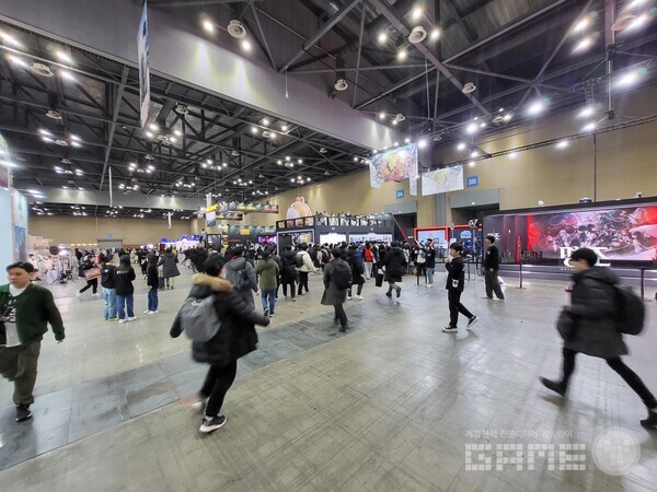 10시에 바로 입장한 이용자들의 선택은 역시나 명조였다 / 게임와이 촬영