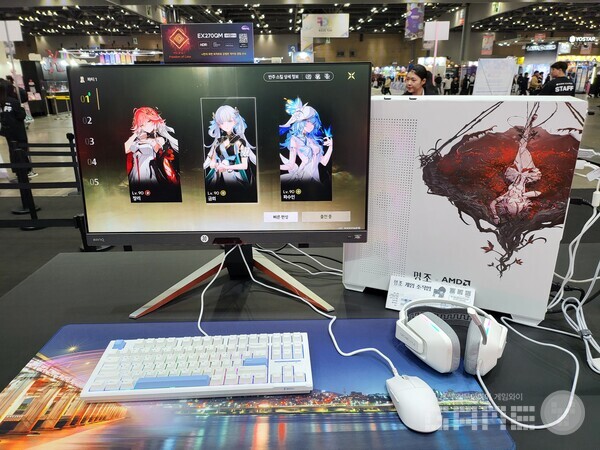 우측 시연대에서는 명조 커스텀 PC를 만나볼 수 있었다 / 게임와이 촬영