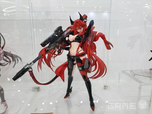 많은 이용자들의 관심을 모은 레드후드 피규어 / 게임와이 촬영