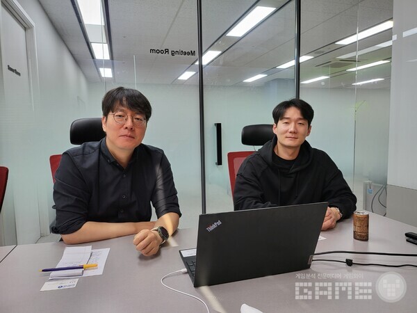 아수라장에 대해 소개하기 위해 이재만 PD와 김상진 디렉터가 자리에 참석했다 / 게임와이 촬영