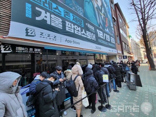 이른시간부터 많은 이용자들이 팝업스토어에 방문했다 / 게임와이 촬영