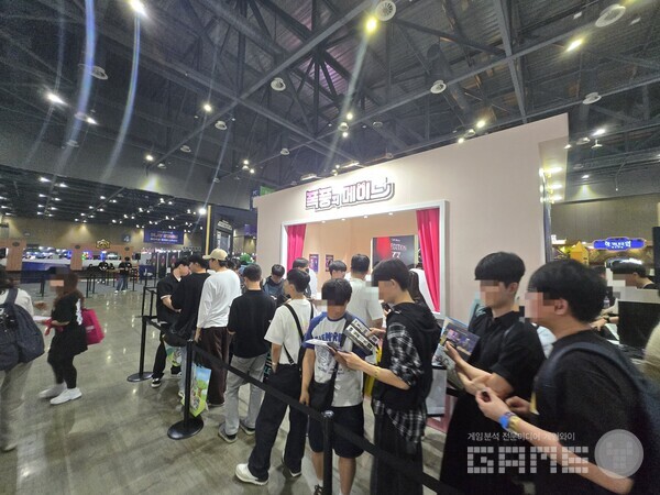 2025 플레이엑스포, 스마일게이트 스토브 부스 / 게임와이 촬영