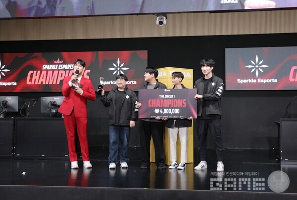 넥슨은 9일 자회사 엠바크 스튜디오에서 개발한 팀 기반 FPS 게임 ‘더 파이널스’의 e스포츠 대회 ‘더 파이널스’ 코리아 내셔널 리그 서킷1 결승전에서 ‘스파클 이스포츠’ 팀이 최종 우승을 차지했다고 밝혔다.