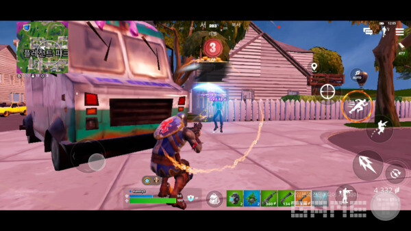 사실 숨을 곳이 많지 않다. 