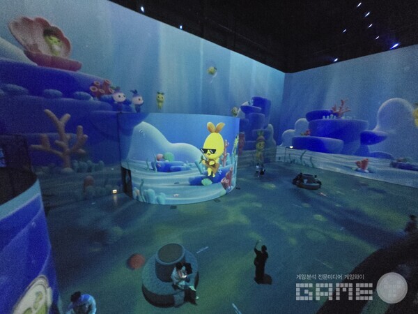 로스트아크 미디어아트 전시회 '빛의 여정' 현장 / 게임와이 촬영