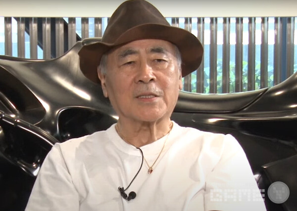 가장 긍정적인 반응을 얻은 부분은 유명 일러스트레이터 아마노 요시타카의 참여였다.