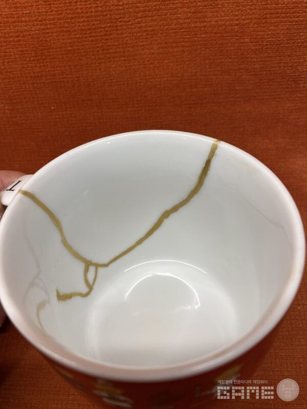 킨츠기의 핵심은 와비사비(훌륭한 상태에 대한 열등한 상태를 뜻하는 말로, 불완전함의 미학) 정신에 있다.  /hoshuya.com