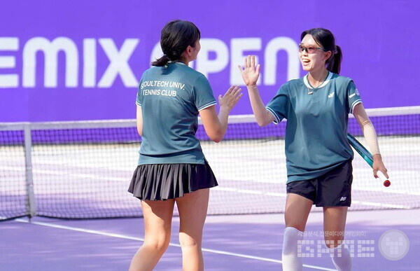 위믹스 오픈 캠퍼스 대항전 여자 단체전 참가한 학생들 /위메이드