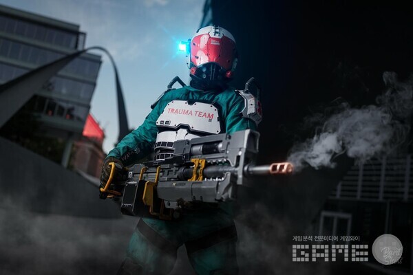  세밀한 디테일과 완성도 높은 소품들이 어우러져 마치 게임에서 튀어나온 듯한 생생함을 연출한다.