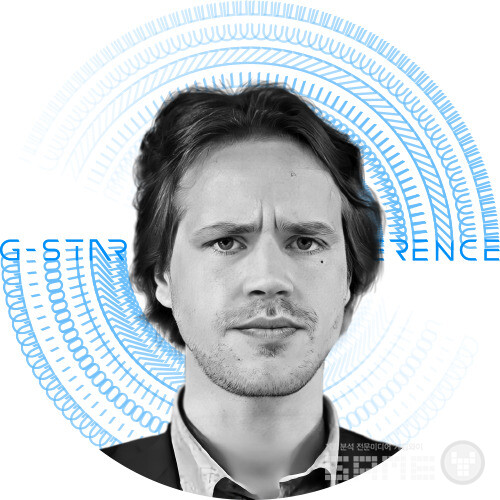 로버트 쿠르비츠 디스코 엘리시움 크리에이티브 디렉터