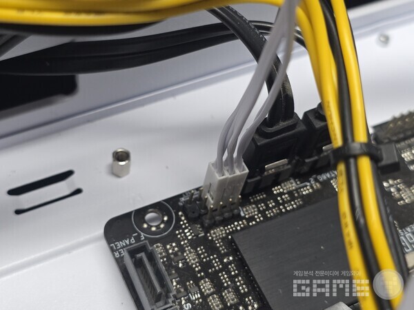 LED 선도 대충(?) 6개를 꽂았더니 불이 안 들어온다. 