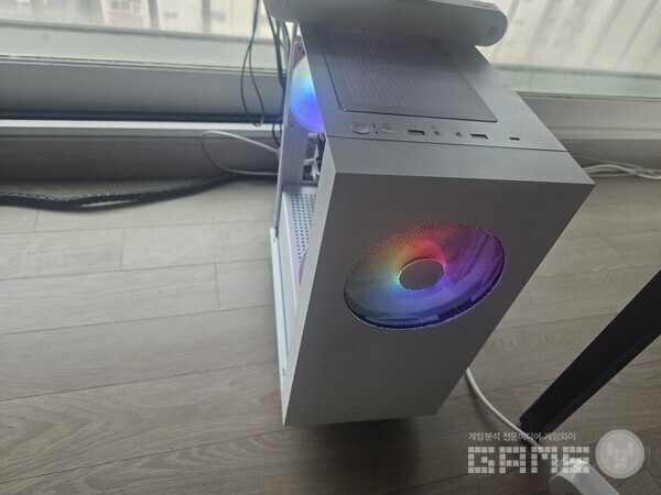 결국 모니터에 화면이 들어왔다. 