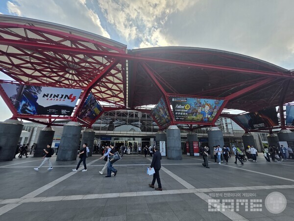 TGS 2025. 오후 시간대라 입구는 한산한 편이다. /게임와이 촬영