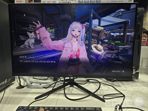 스마일게이트 부스 '미래시' 시연 현장 / 게임와이 촬영