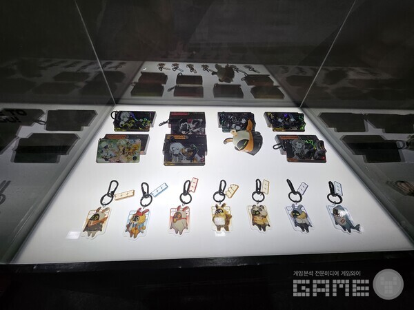 젠레스 존 제로의 호요랜드 한정 키링도 잘나와 많은 인기를 끌었다 / 게임와이 촬영